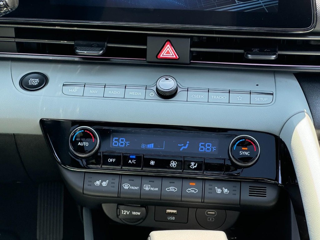 Hyundai Elantra Hybrid Vehicle Full-screen Gallery Image 10