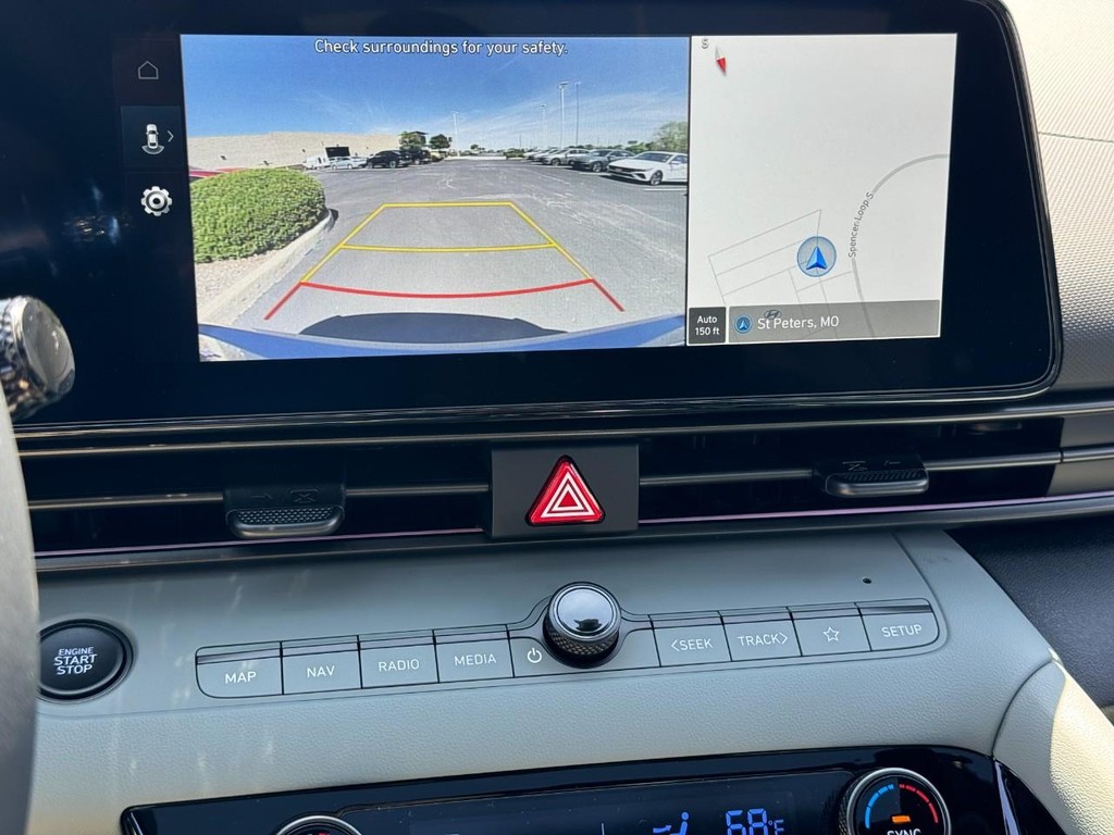 Hyundai Elantra Hybrid Vehicle Full-screen Gallery Image 22