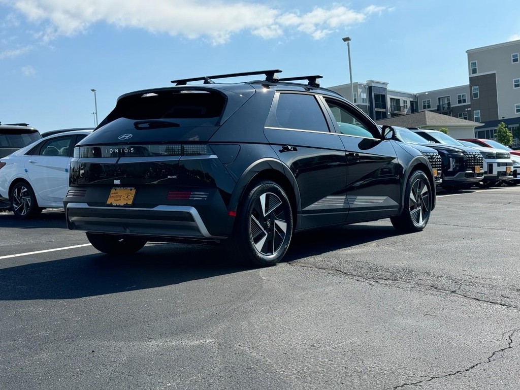 Hyundai IONIQ 5 Vehicle Full-screen Gallery Image 03