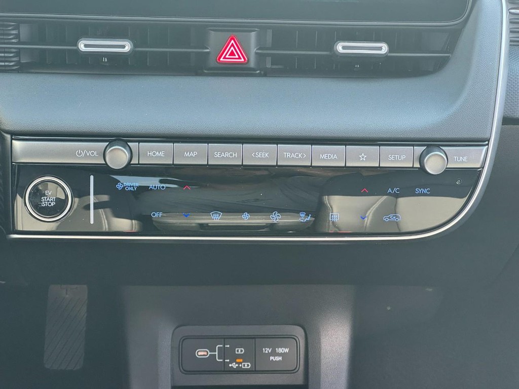 Hyundai IONIQ 5 Vehicle Full-screen Gallery Image 09