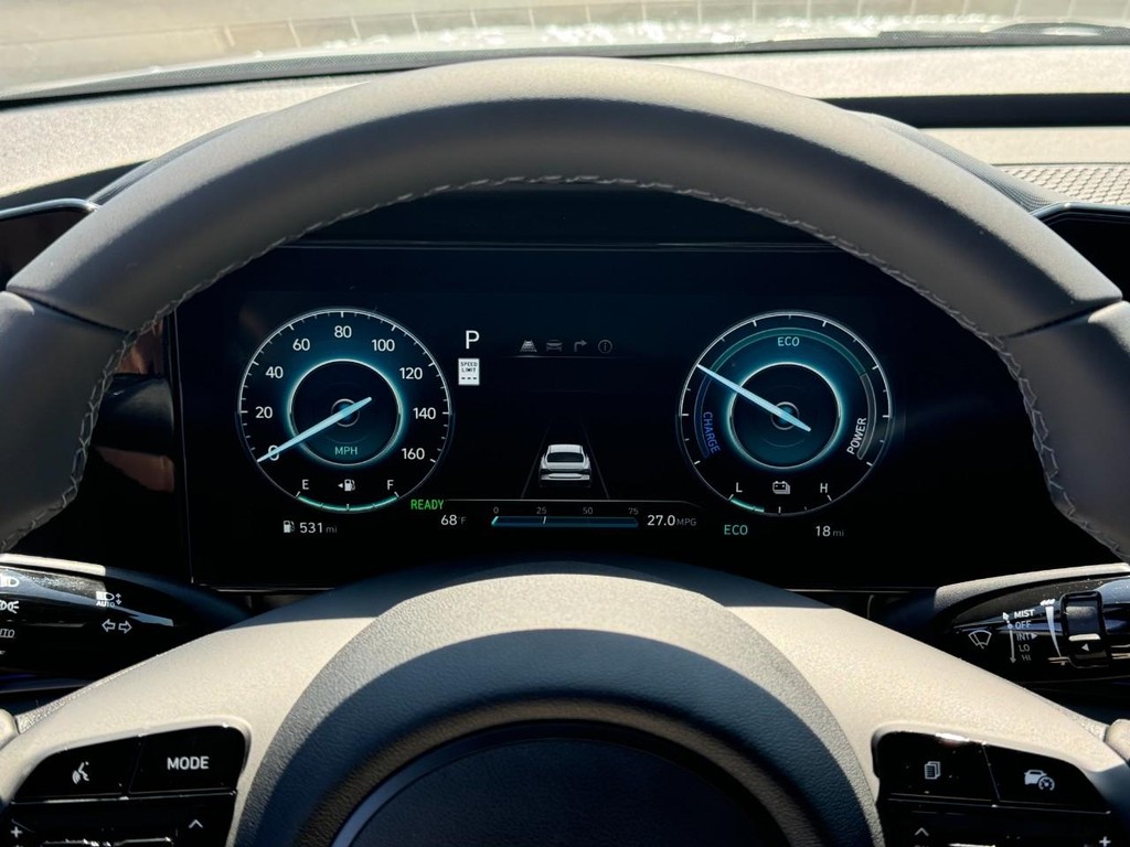 Hyundai Elantra Hybrid Vehicle Full-screen Gallery Image 19