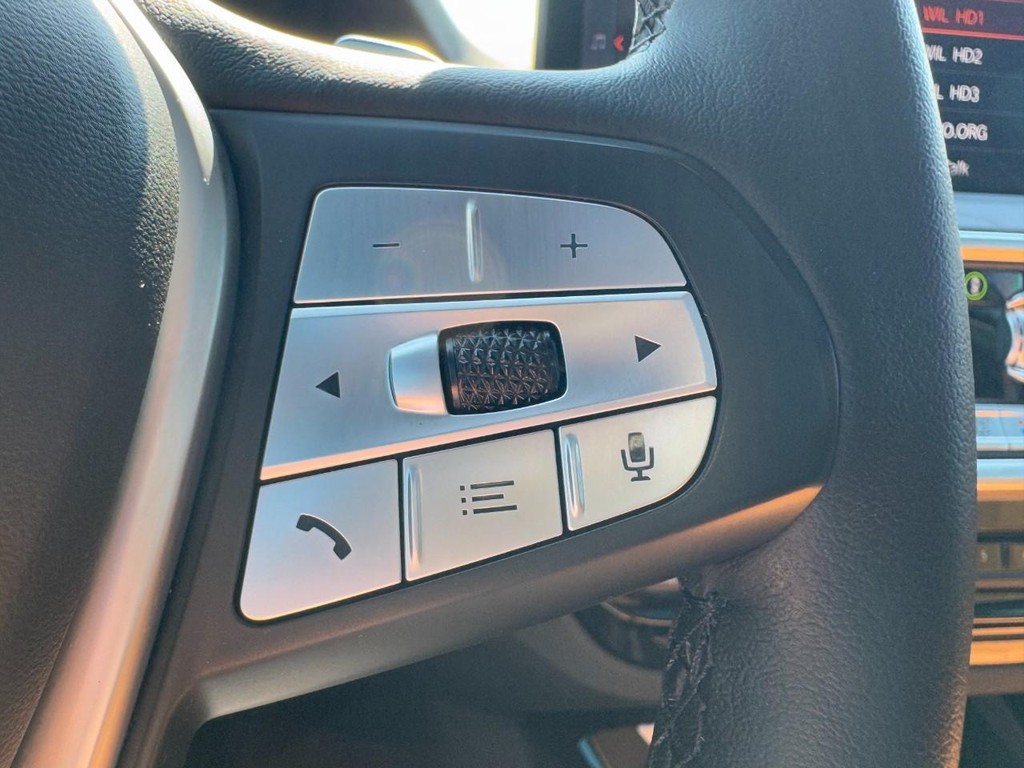 BMW X3 Vehicle Full-screen Gallery Image 19