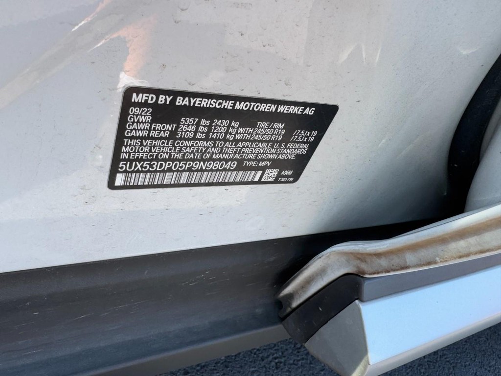 BMW X3 Vehicle Full-screen Gallery Image 27