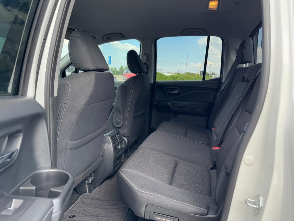 Honda Ridgeline Vehicle Full-screen Gallery Image 10