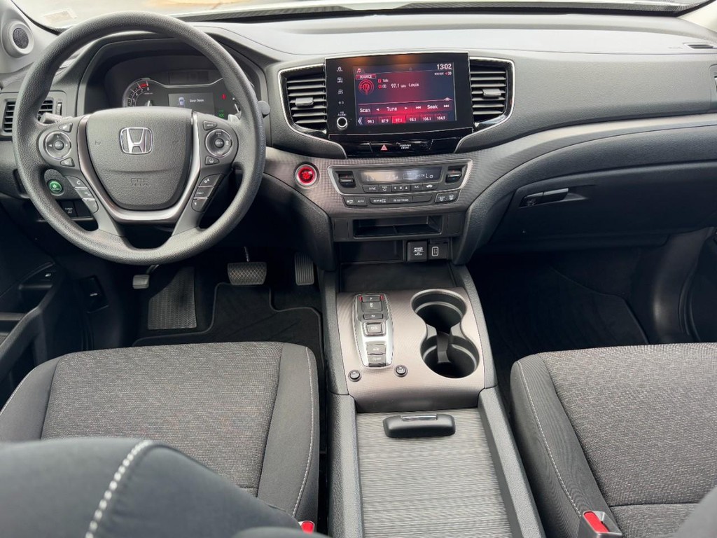 Honda Ridgeline Vehicle Full-screen Gallery Image 11