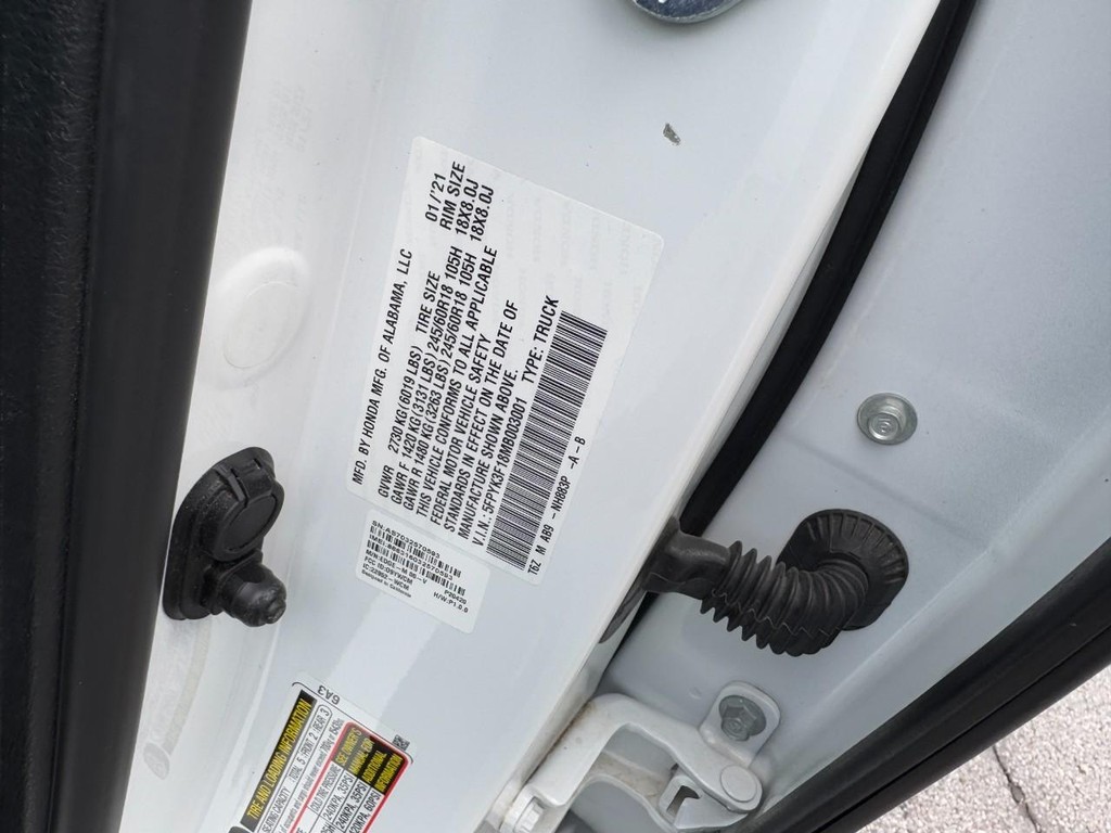 Honda Ridgeline Vehicle Full-screen Gallery Image 24