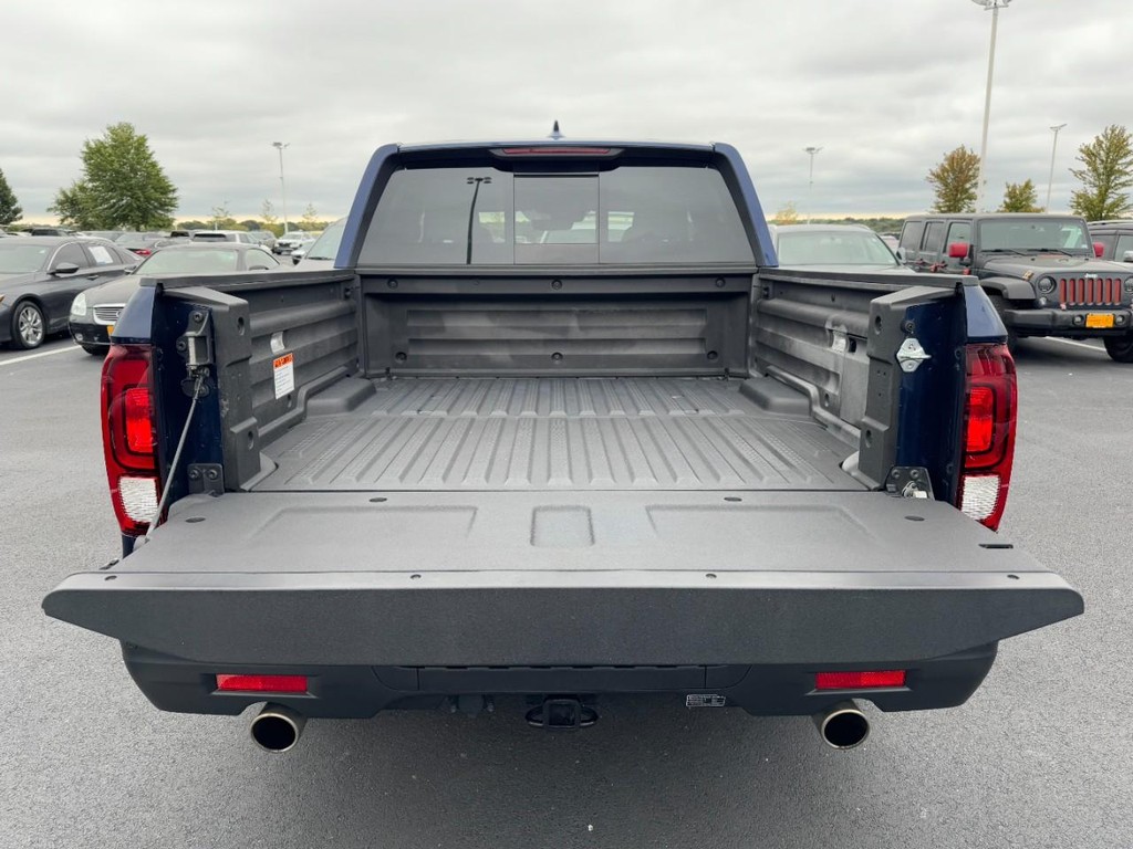 Honda Ridgeline Vehicle Full-screen Gallery Image 06