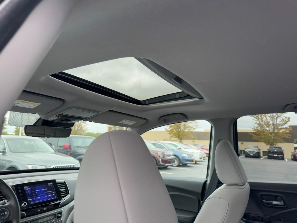 Honda Ridgeline Vehicle Full-screen Gallery Image 11