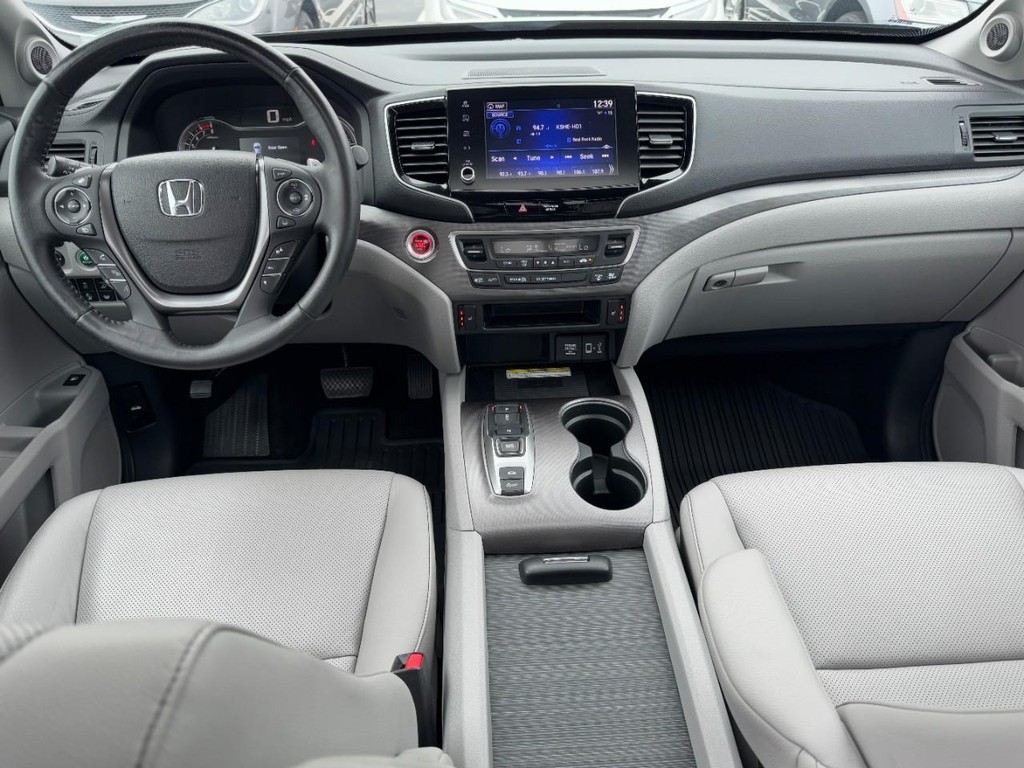 Honda Ridgeline Vehicle Full-screen Gallery Image 12