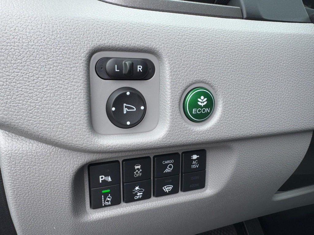 Honda Ridgeline Vehicle Full-screen Gallery Image 17