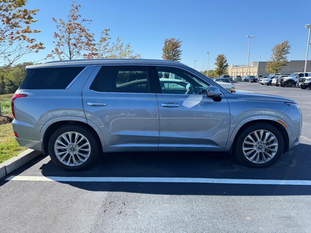 Hyundai Palisade Vehicle Full-screen Gallery Image 02
