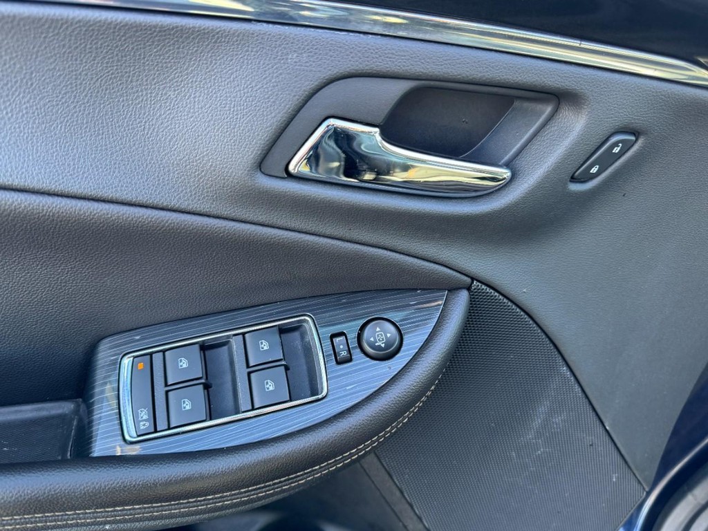 Chevrolet Impala Vehicle Full-screen Gallery Image 15