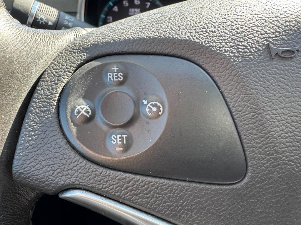 Chevrolet Impala Vehicle Full-screen Gallery Image 17