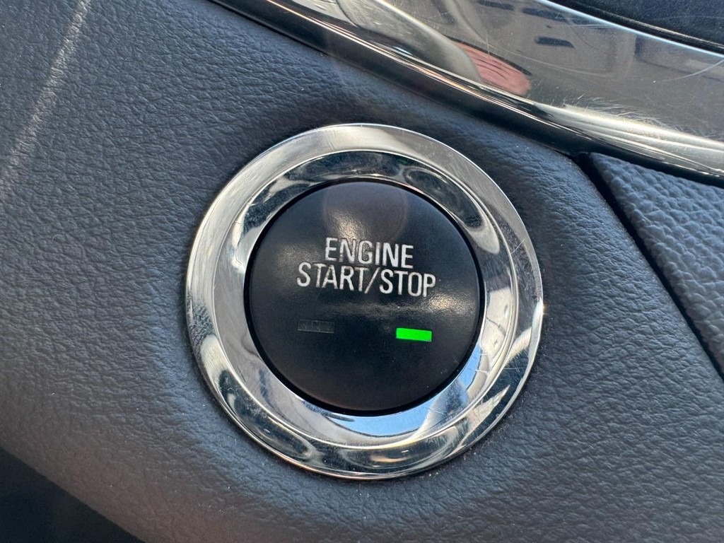 Chevrolet Impala Vehicle Full-screen Gallery Image 24