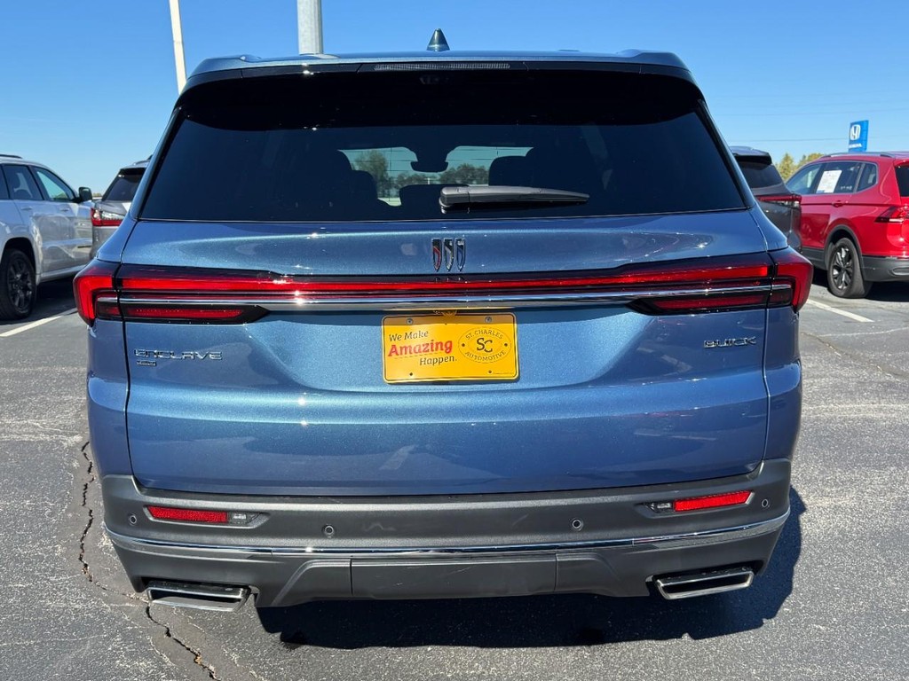 Buick Enclave Vehicle Full-screen Gallery Image 04