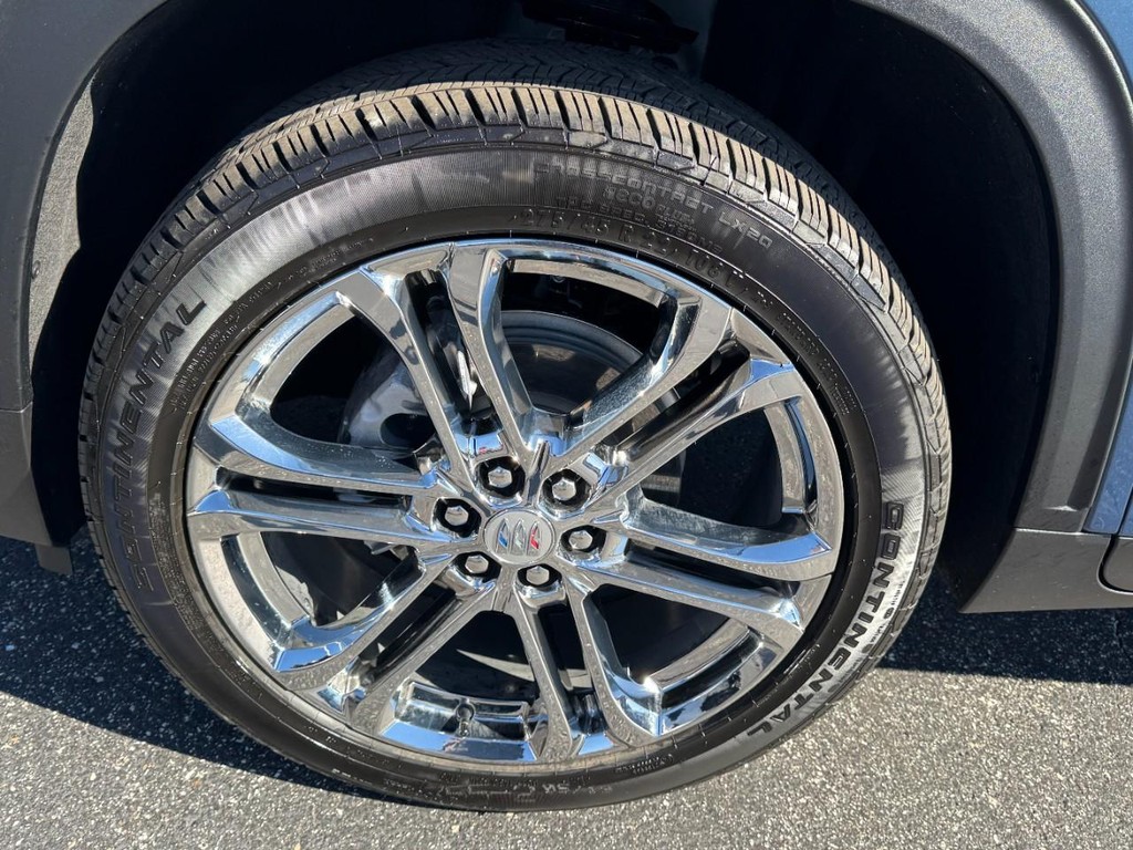 Buick Enclave Vehicle Full-screen Gallery Image 07