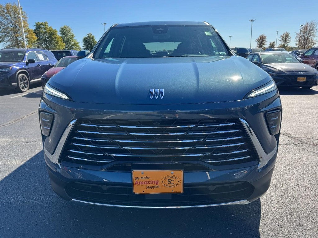 Buick Enclave Vehicle Full-screen Gallery Image 09