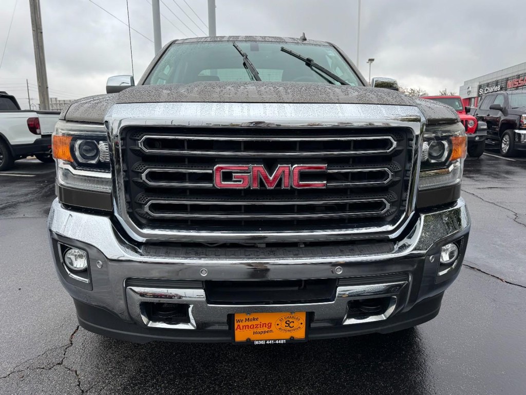 GMC Sierra 2500HD Vehicle Full-screen Gallery Image 09