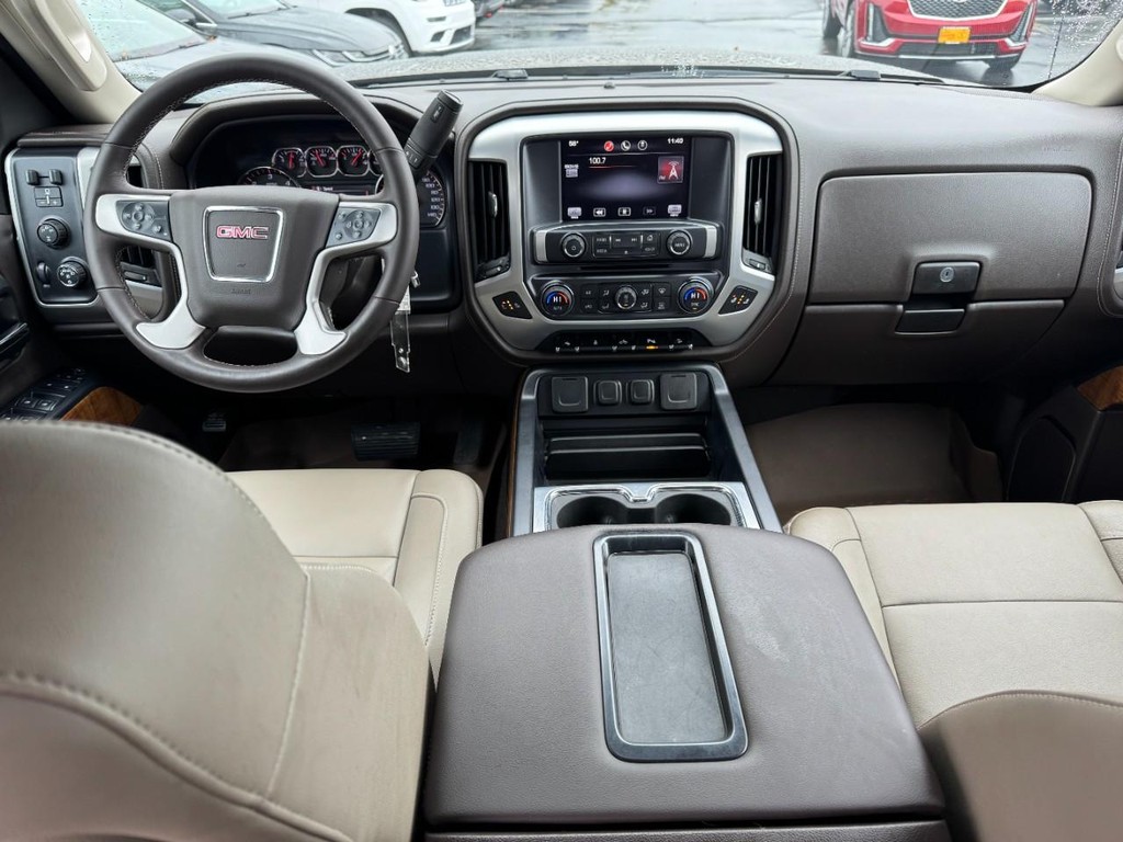 GMC Sierra 2500HD Vehicle Full-screen Gallery Image 11