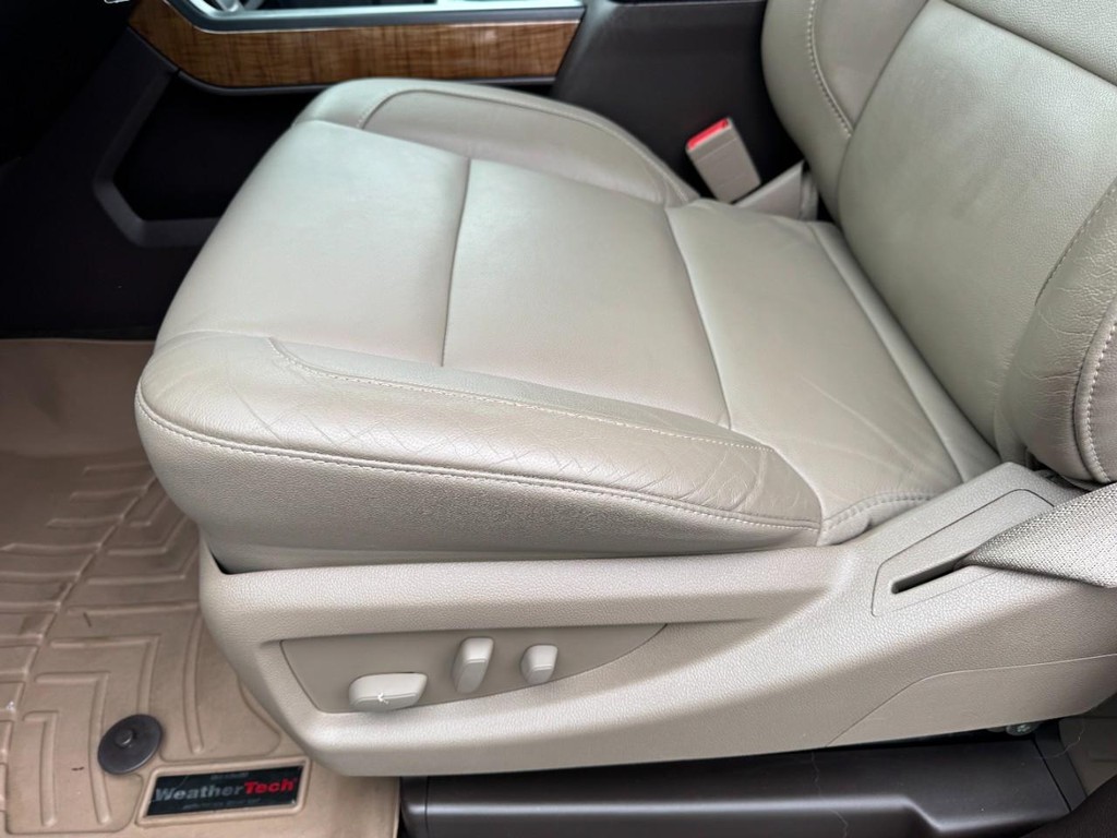 GMC Sierra 2500HD Vehicle Full-screen Gallery Image 14