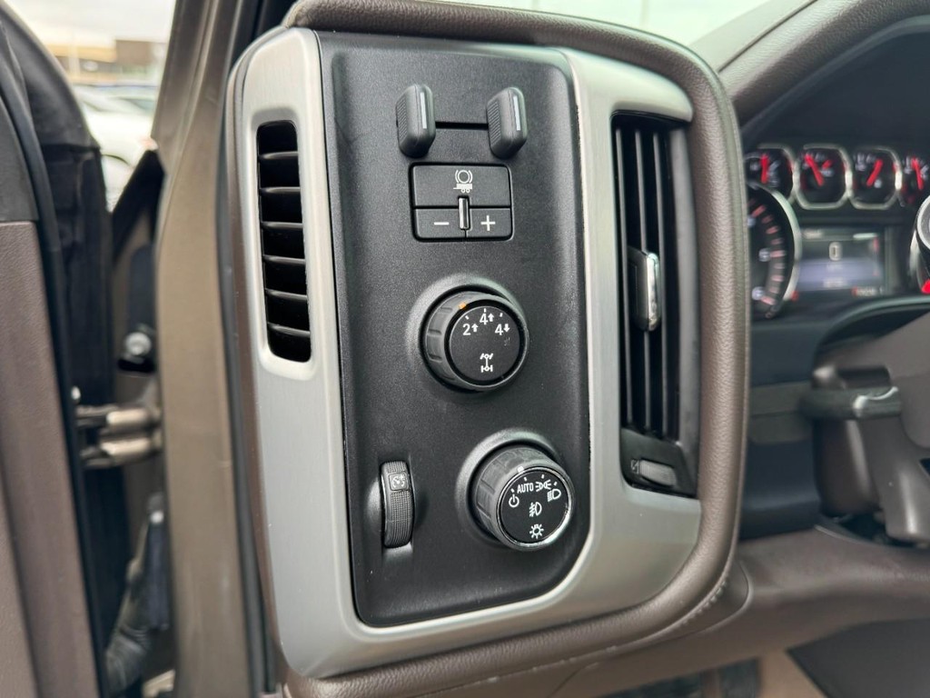 GMC Sierra 2500HD Vehicle Full-screen Gallery Image 16