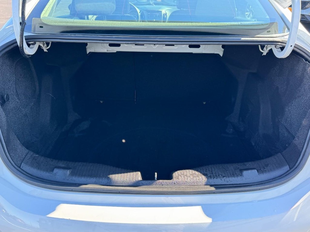 Chevrolet Cruze Vehicle Full-screen Gallery Image 06