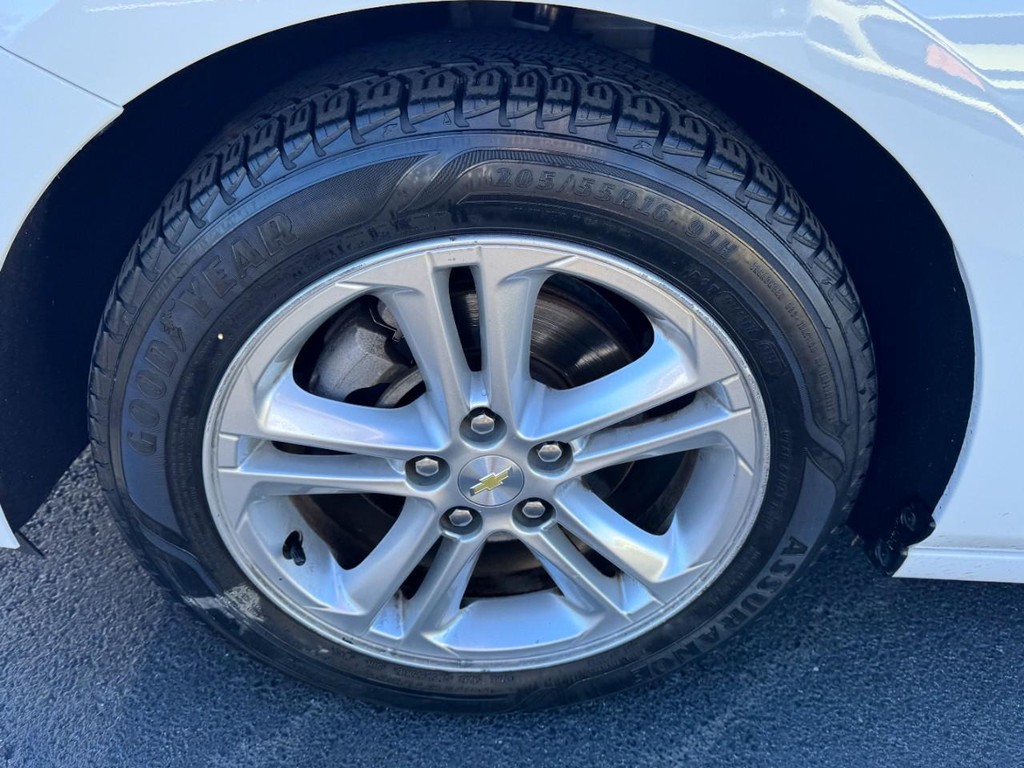 Chevrolet Cruze Vehicle Full-screen Gallery Image 07