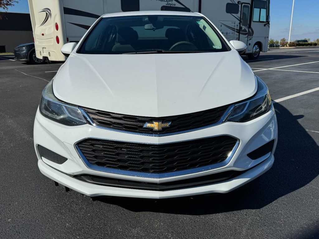 Chevrolet Cruze Vehicle Full-screen Gallery Image 09