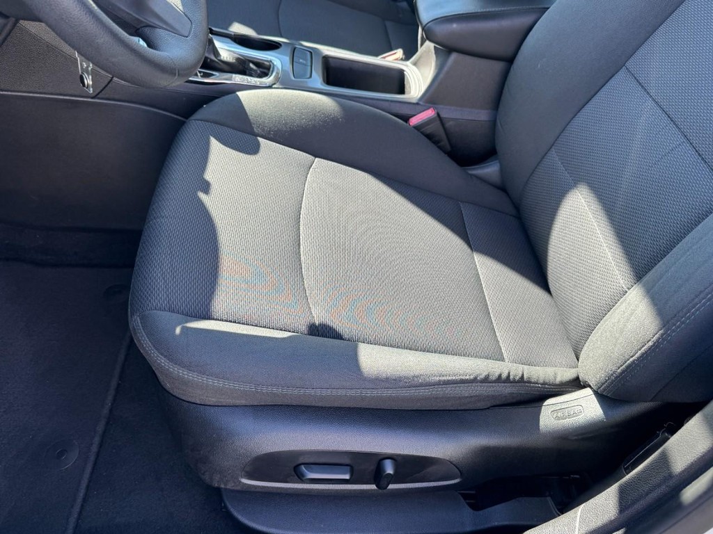 Chevrolet Cruze Vehicle Full-screen Gallery Image 15