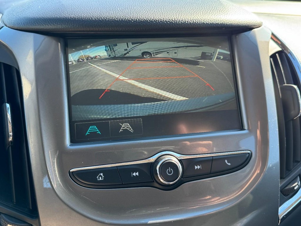 Chevrolet Cruze Vehicle Full-screen Gallery Image 21