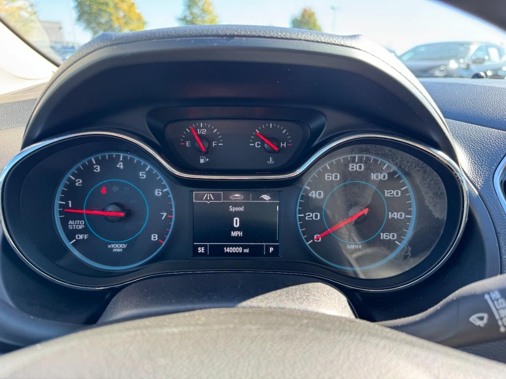 Chevrolet Cruze Vehicle Full-screen Gallery Image 22