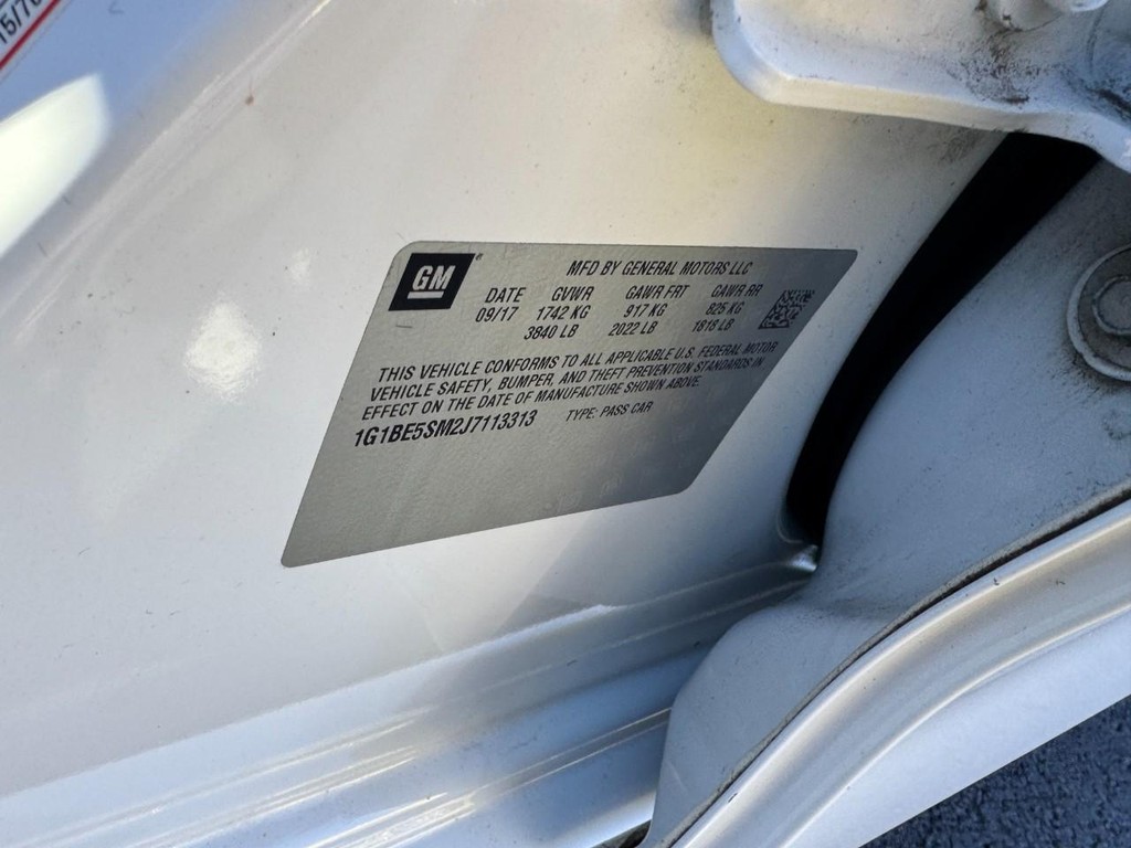 Chevrolet Cruze Vehicle Full-screen Gallery Image 23