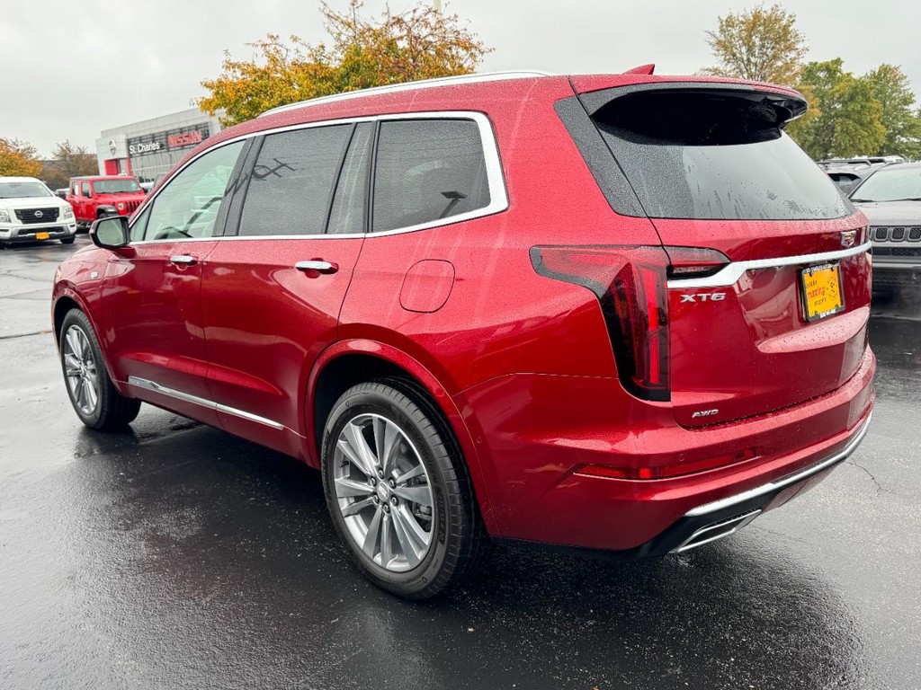 Cadillac XT6 Vehicle Full-screen Gallery Image 05