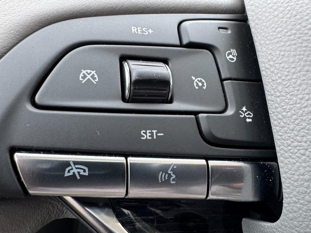 Cadillac XT6 Vehicle Full-screen Gallery Image 18