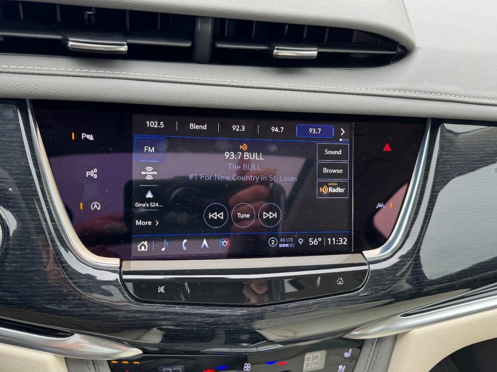 Cadillac XT6 Vehicle Full-screen Gallery Image 21