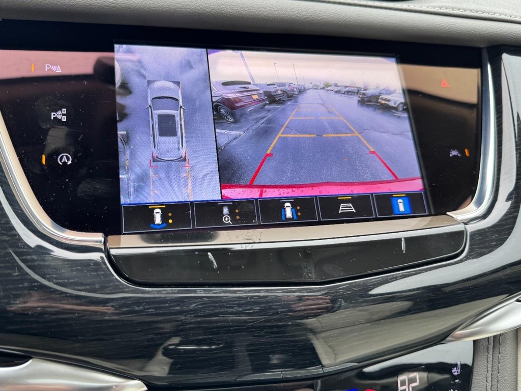 Cadillac XT6 Vehicle Full-screen Gallery Image 23