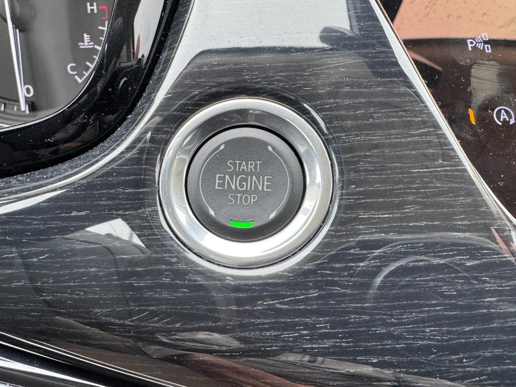 Cadillac XT6 Vehicle Full-screen Gallery Image 24