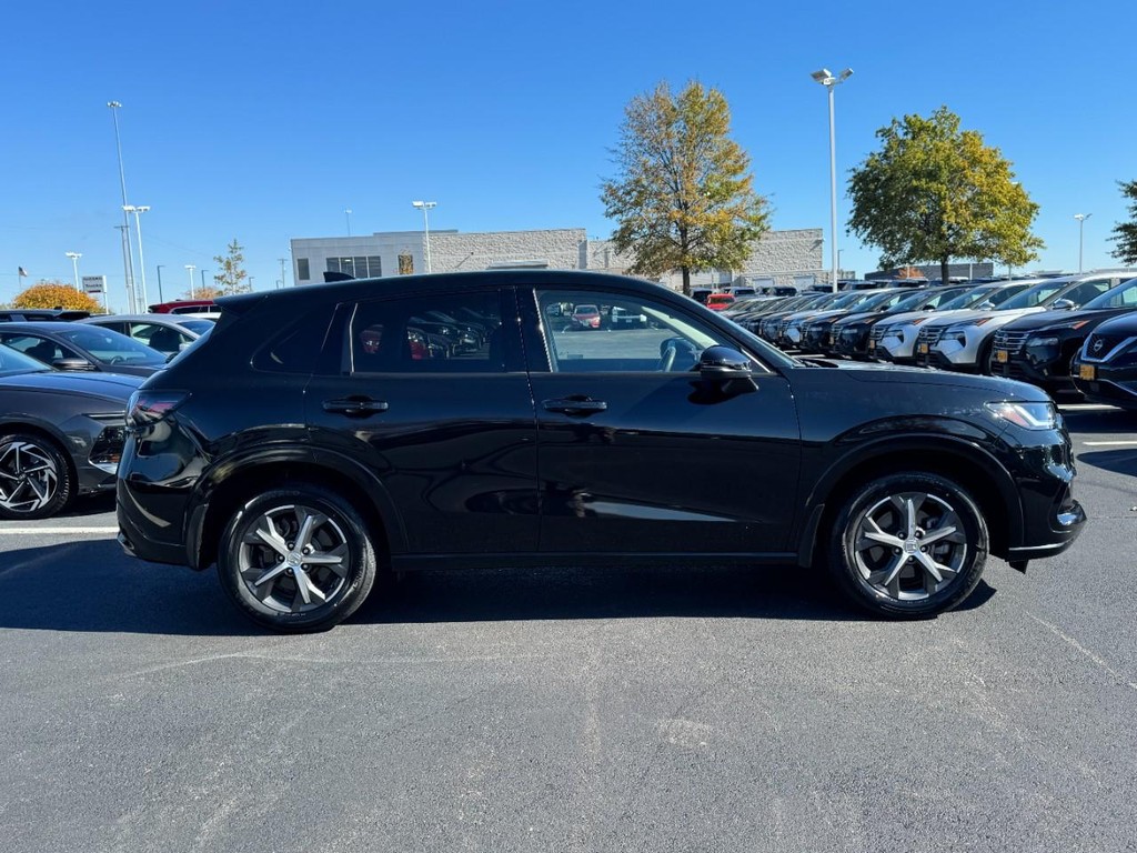 Honda HR-V Vehicle Full-screen Gallery Image 02