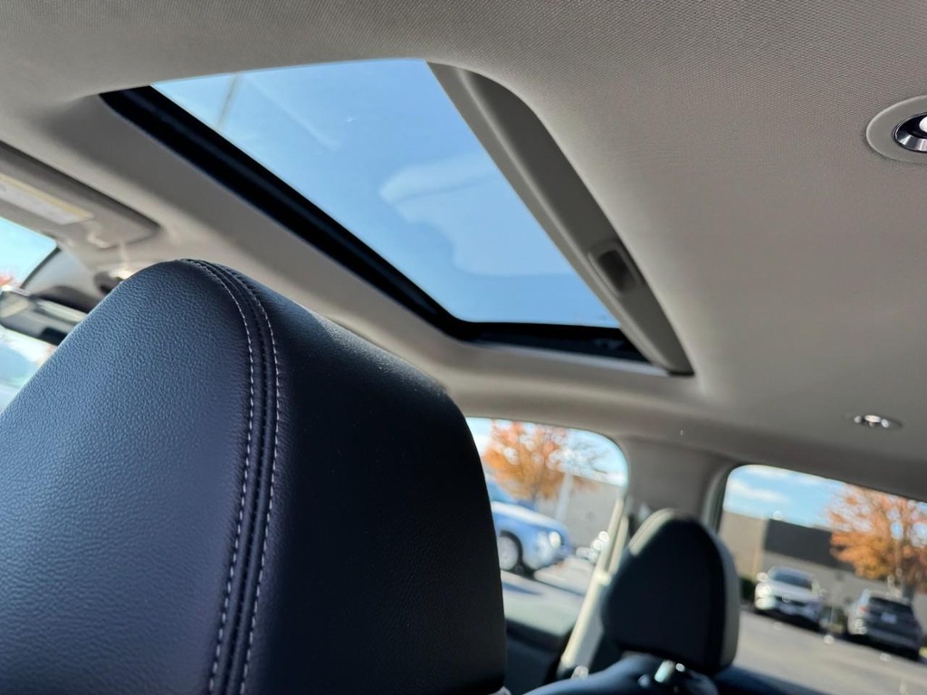 Honda HR-V Vehicle Full-screen Gallery Image 11