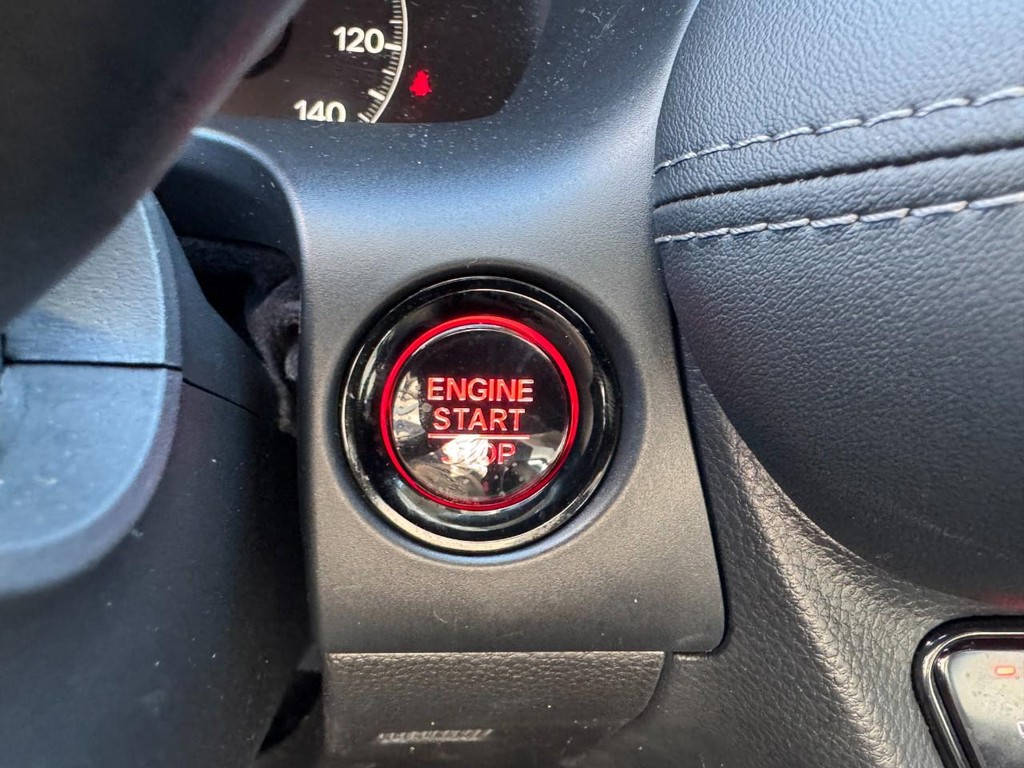 Honda HR-V Vehicle Full-screen Gallery Image 22