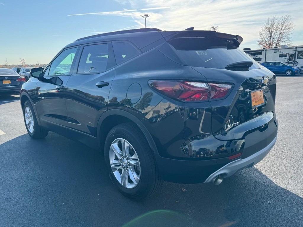 Chevrolet Blazer Vehicle Full-screen Gallery Image 05