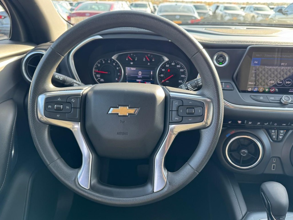 Chevrolet Blazer Vehicle Full-screen Gallery Image 12