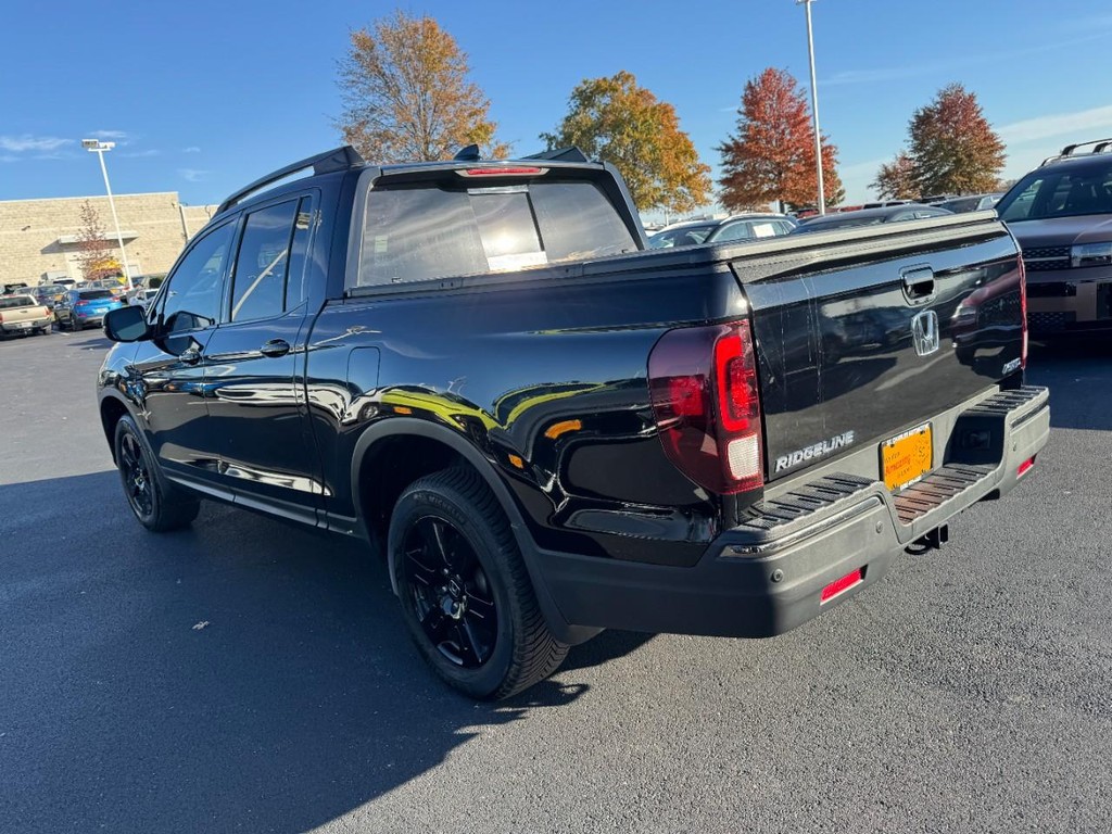 Honda Ridgeline Vehicle Full-screen Gallery Image 05