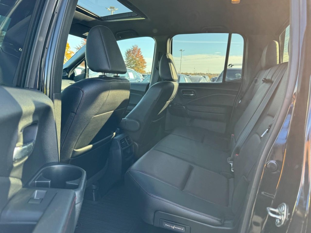 Honda Ridgeline Vehicle Full-screen Gallery Image 10