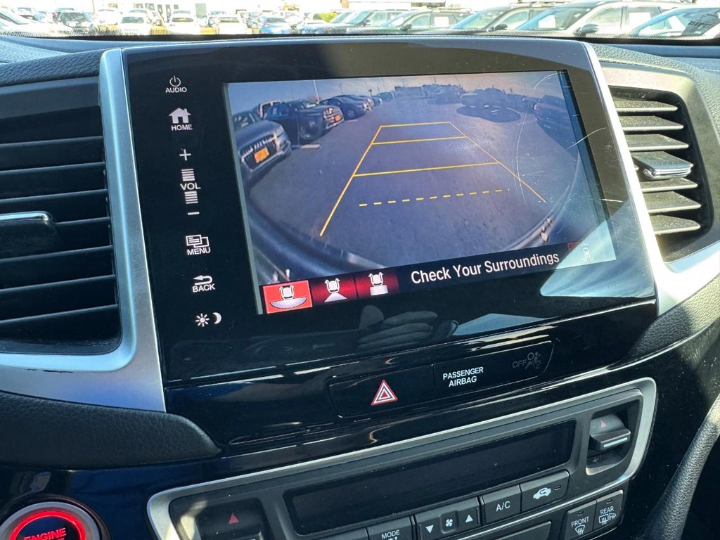 Honda Ridgeline Vehicle Full-screen Gallery Image 23