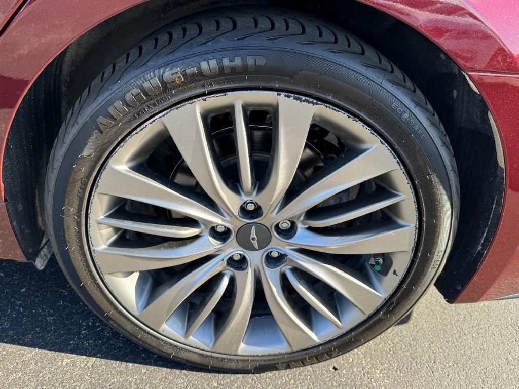 Genesis G80 Vehicle Full-screen Gallery Image 07