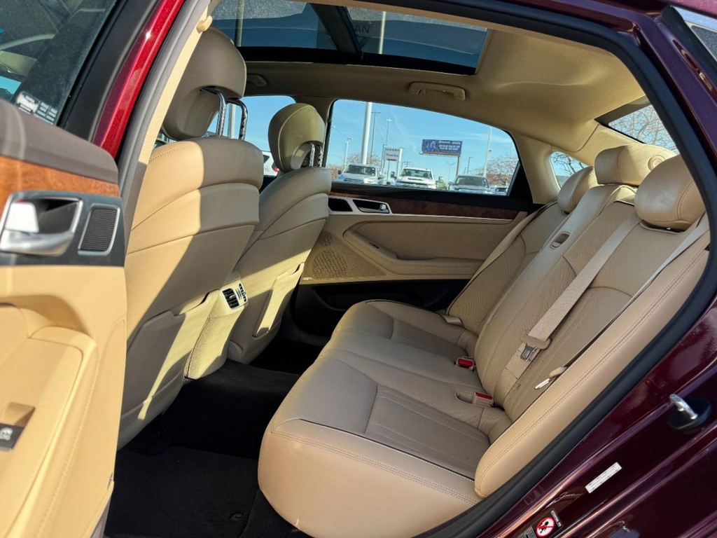 Genesis G80 Vehicle Full-screen Gallery Image 10