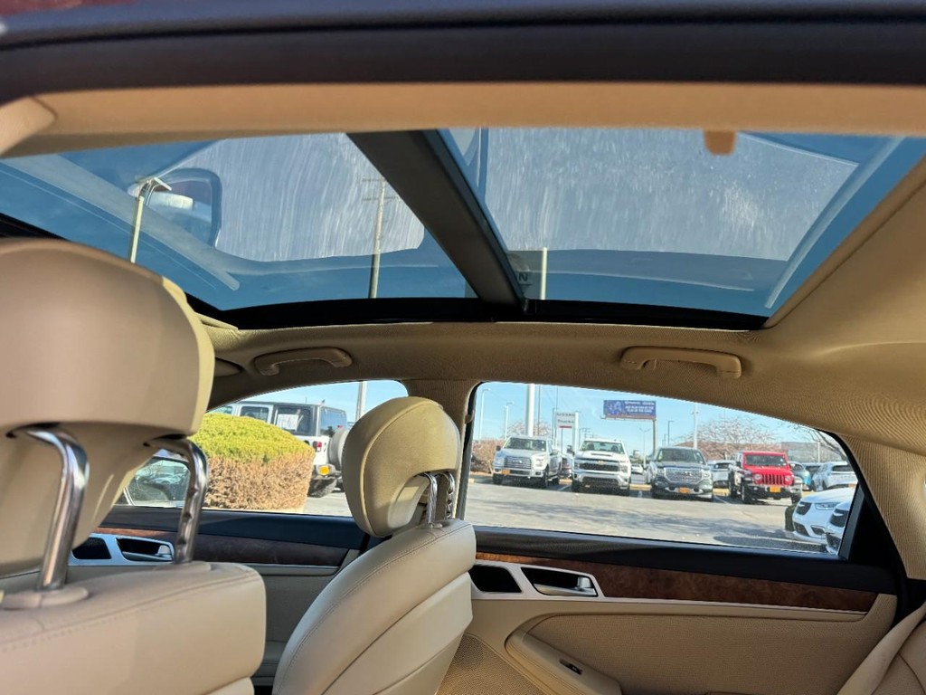 Genesis G80 Vehicle Full-screen Gallery Image 11