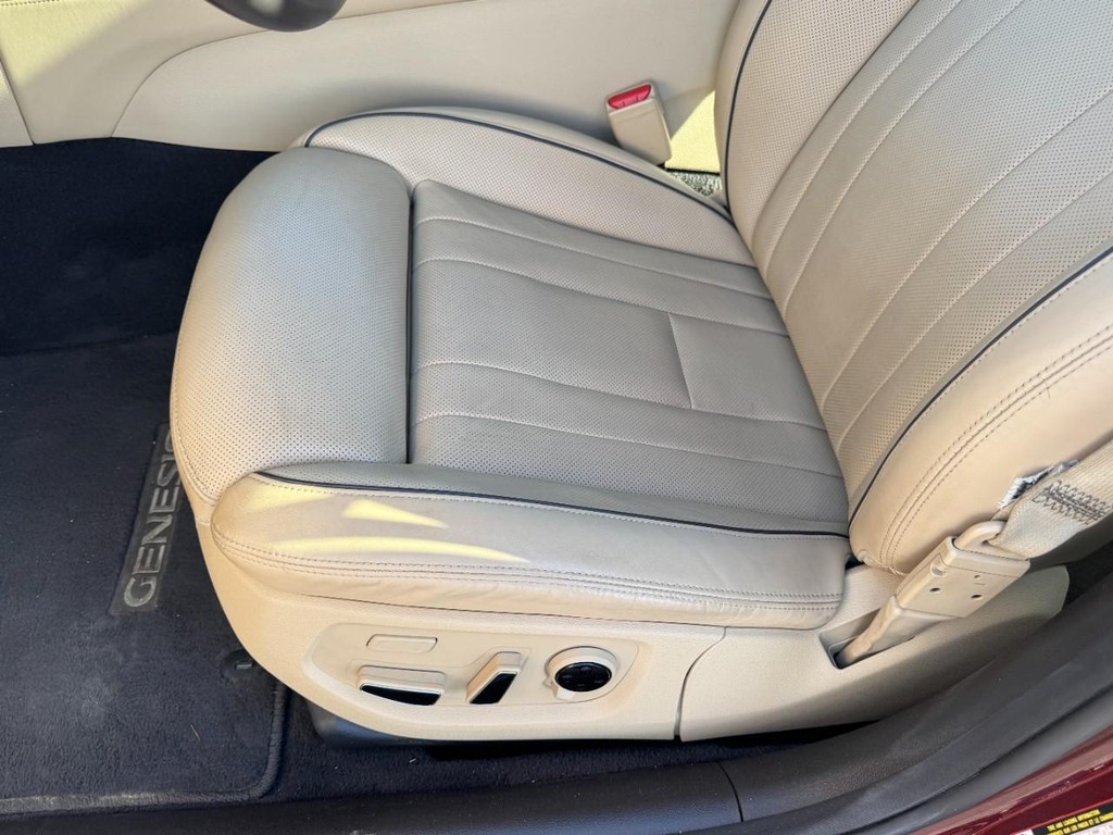 Genesis G80 Vehicle Full-screen Gallery Image 15