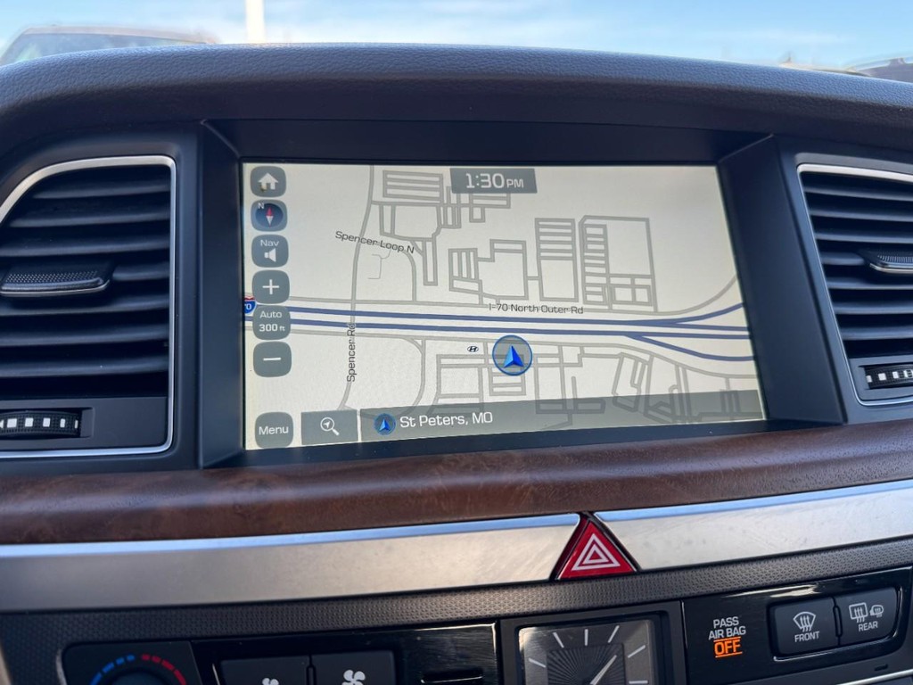 Genesis G80 Vehicle Full-screen Gallery Image 22